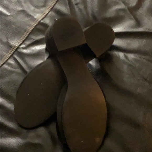 🌻🌻c p Black suede chunky heel suede sandal - Picture 3 of 3